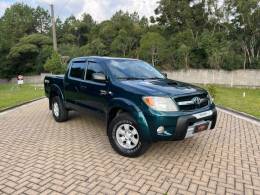 TOYOTA - HILUX - 2005/2006 - Verde - Sob Consulta