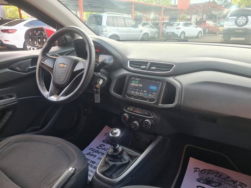 CHEVROLET - ONIX - 2014/2015 - Vermelha - Sob Consulta