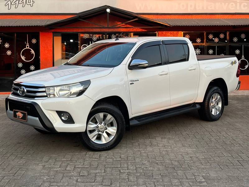 TOYOTA - HILUX - 2017/2018 - Branca - Sob Consulta