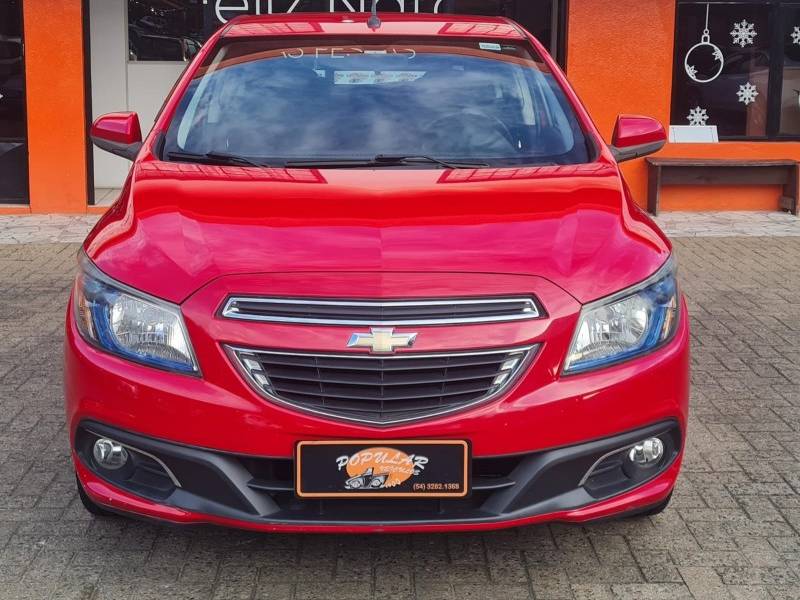 CHEVROLET - ONIX - 2014/2015 - Vermelha - Sob Consulta